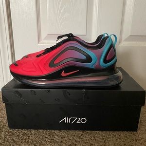 Men size 12 Nike Air Max 720